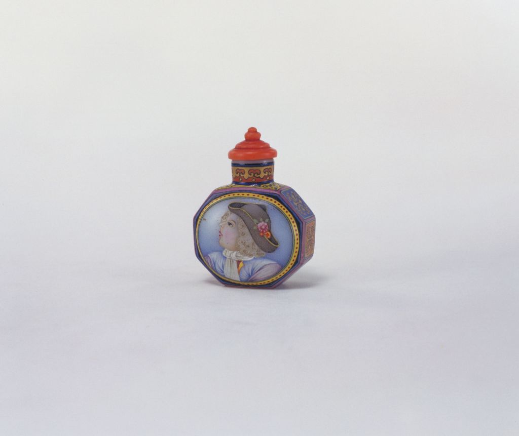 图片[2]-Glass Body Painting Enamel Western Lady Drawing Snuff Bottle-China Archive